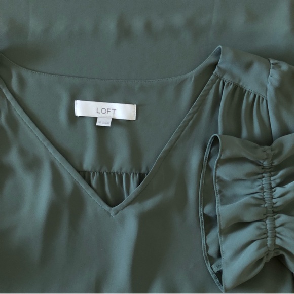 LOFT v-neck puff-sleeve blouse - Picture 3 of 5